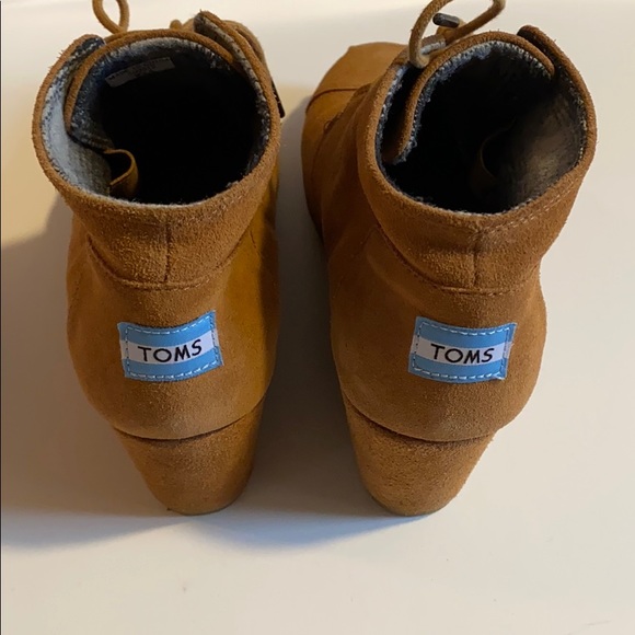 ✨BRAND NEW✨TOMS TAN BROWN WEDGE BOOTIES FOR FALL - Picture 5 of 12